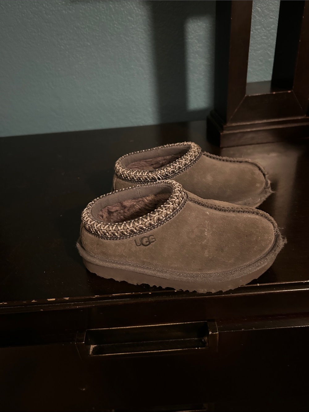 UGG tasman toddler clogs. Gray